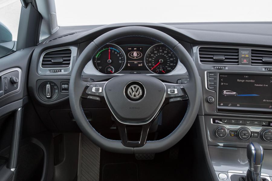  Volkswagen e-Golf 2015 года  (US) (фото 6 из 19)